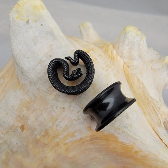 19mm Black plated stainles steel snake ear saddle light platform plug PAIR NWT - Picture 3 of 3